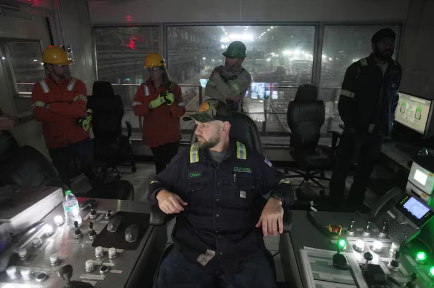 US manufacturing sector loses jobs despite Trump’s promises of a manufacturing boom