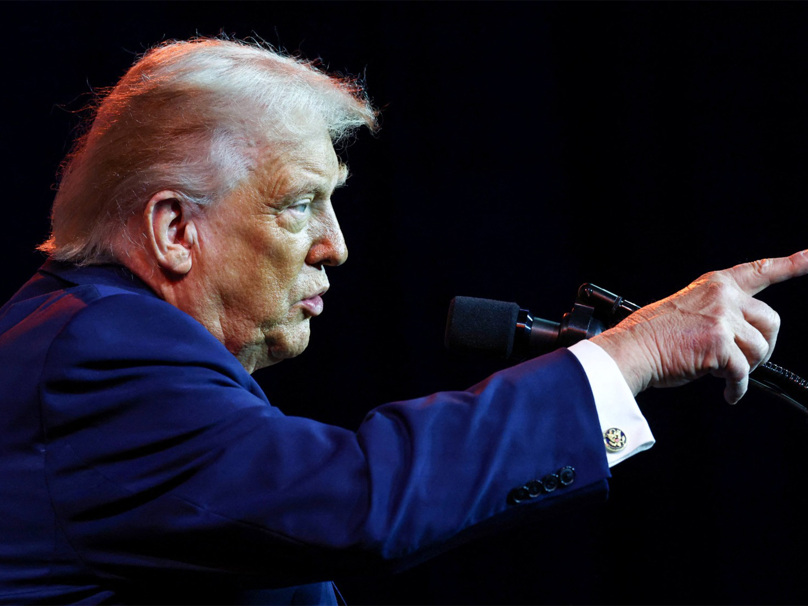 Trump meets Intel CEO, hails US-Made Sub-2 Nanometer Chip, links manufacturing push to tariff policy