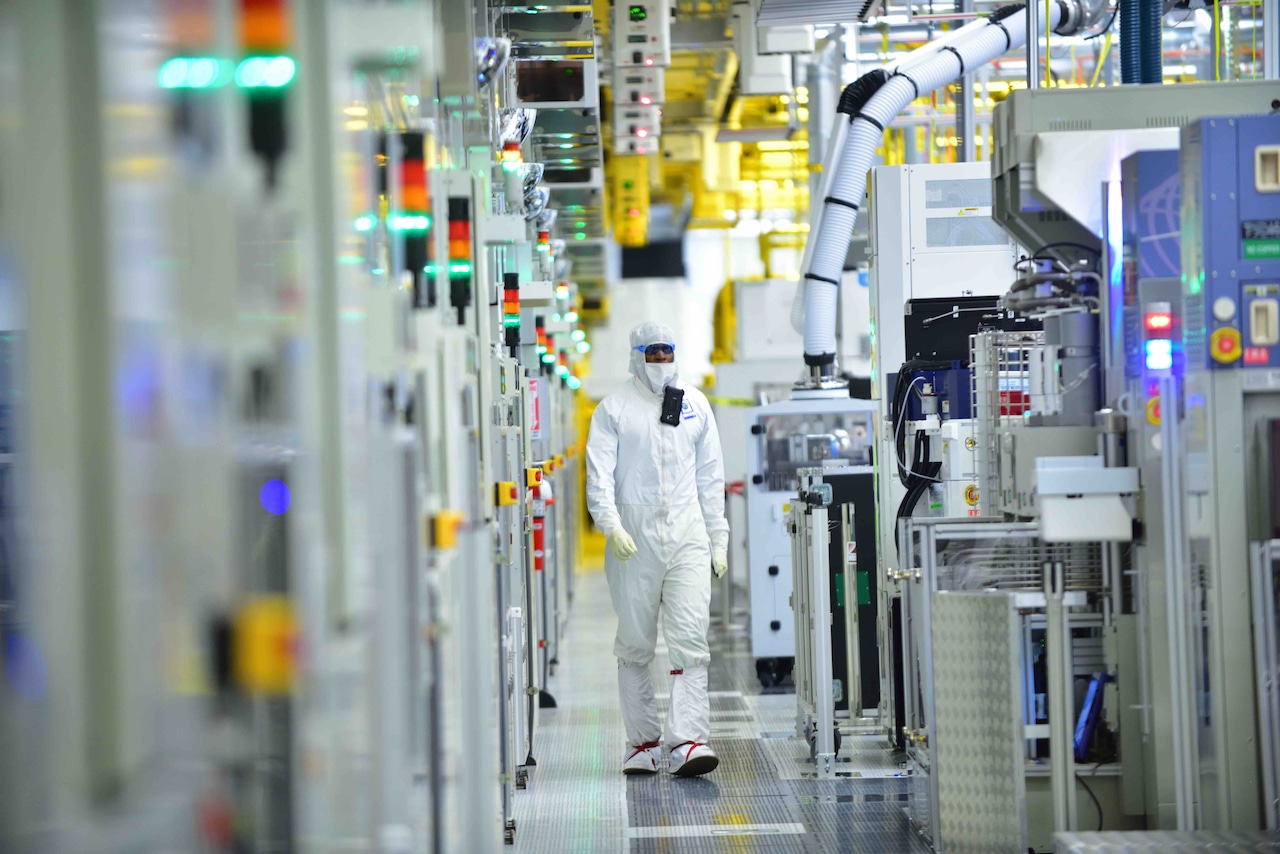 The U.S. needs leading-edge chips. Can Intel deliver? Will it even try?