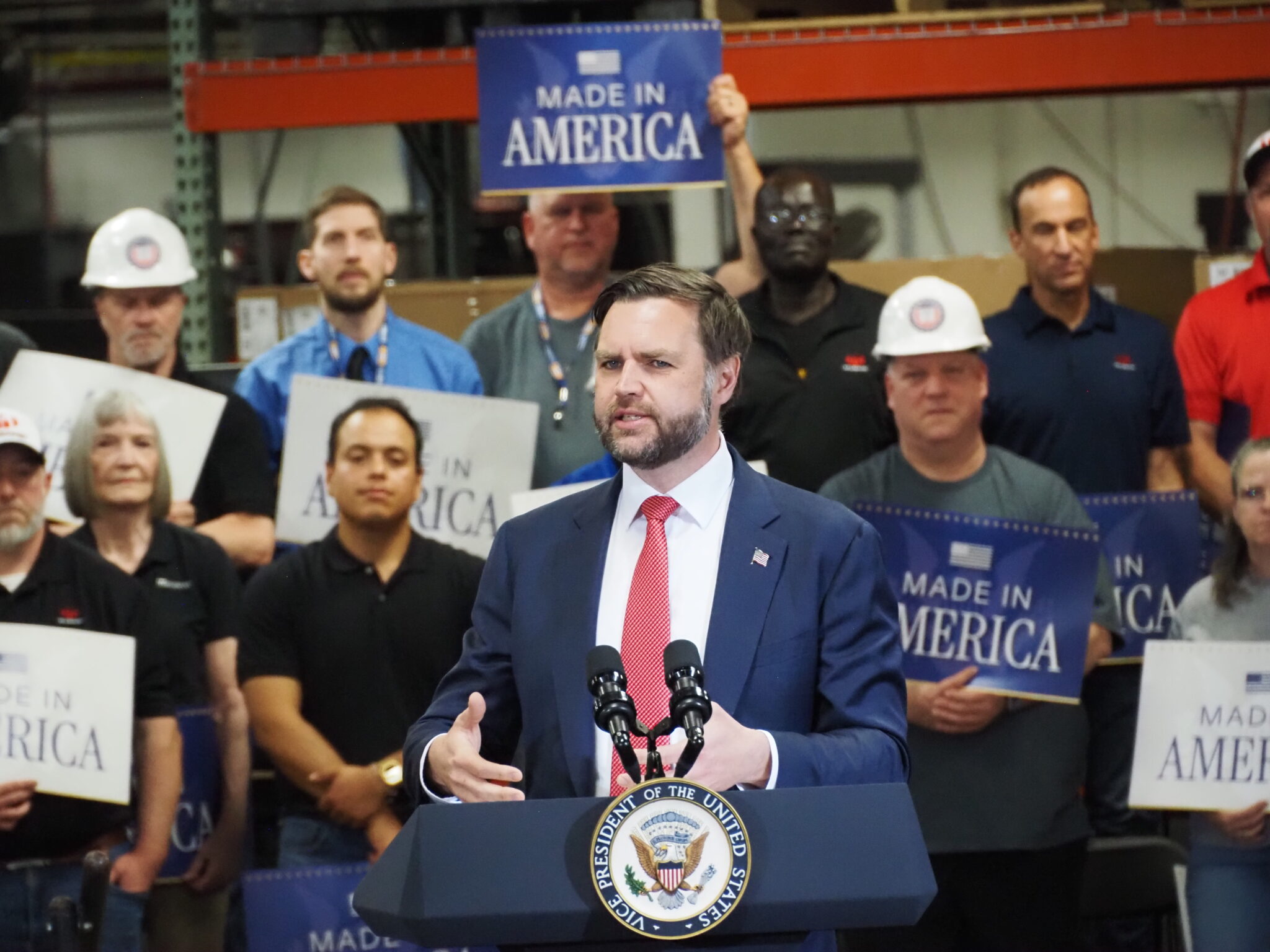 Vance praises redistricting, touts efforts to bring manufacturing back to U.S. at Kansas City stop • Kansas Reflector