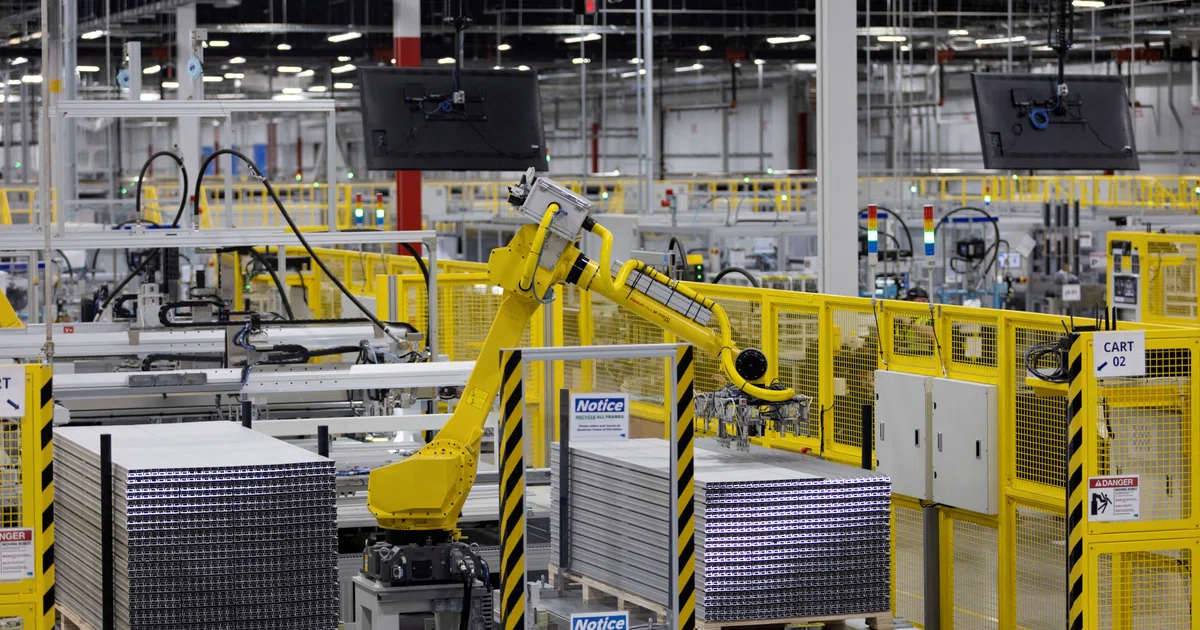 US manufacturing output rises in September
